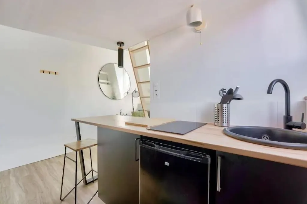 Apartment Studio Avec Mezzanine Pour 2 Personnes Lille