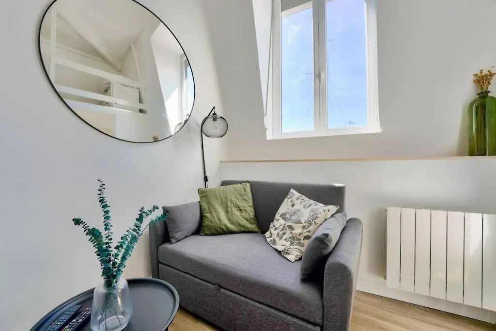 Studio Avec Mezzanine Pour 2 Personnes Lille 0*,  France