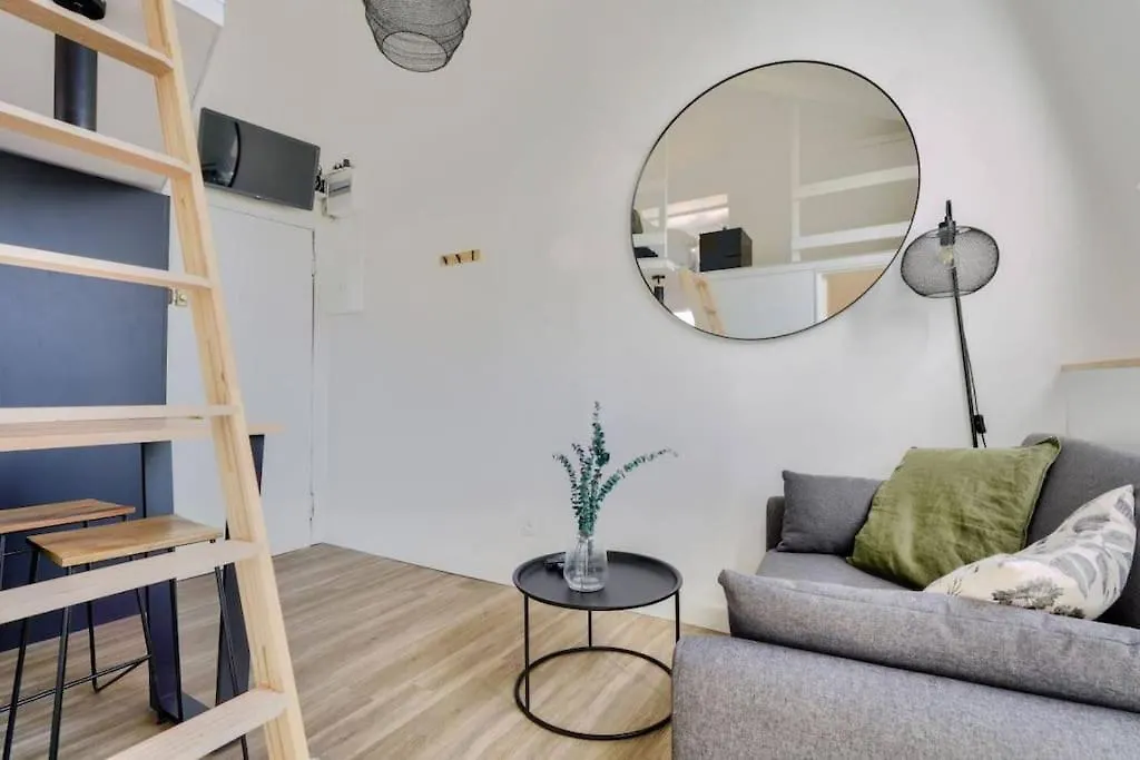 Studio Avec Mezzanine Pour 2 Personnes Lille France